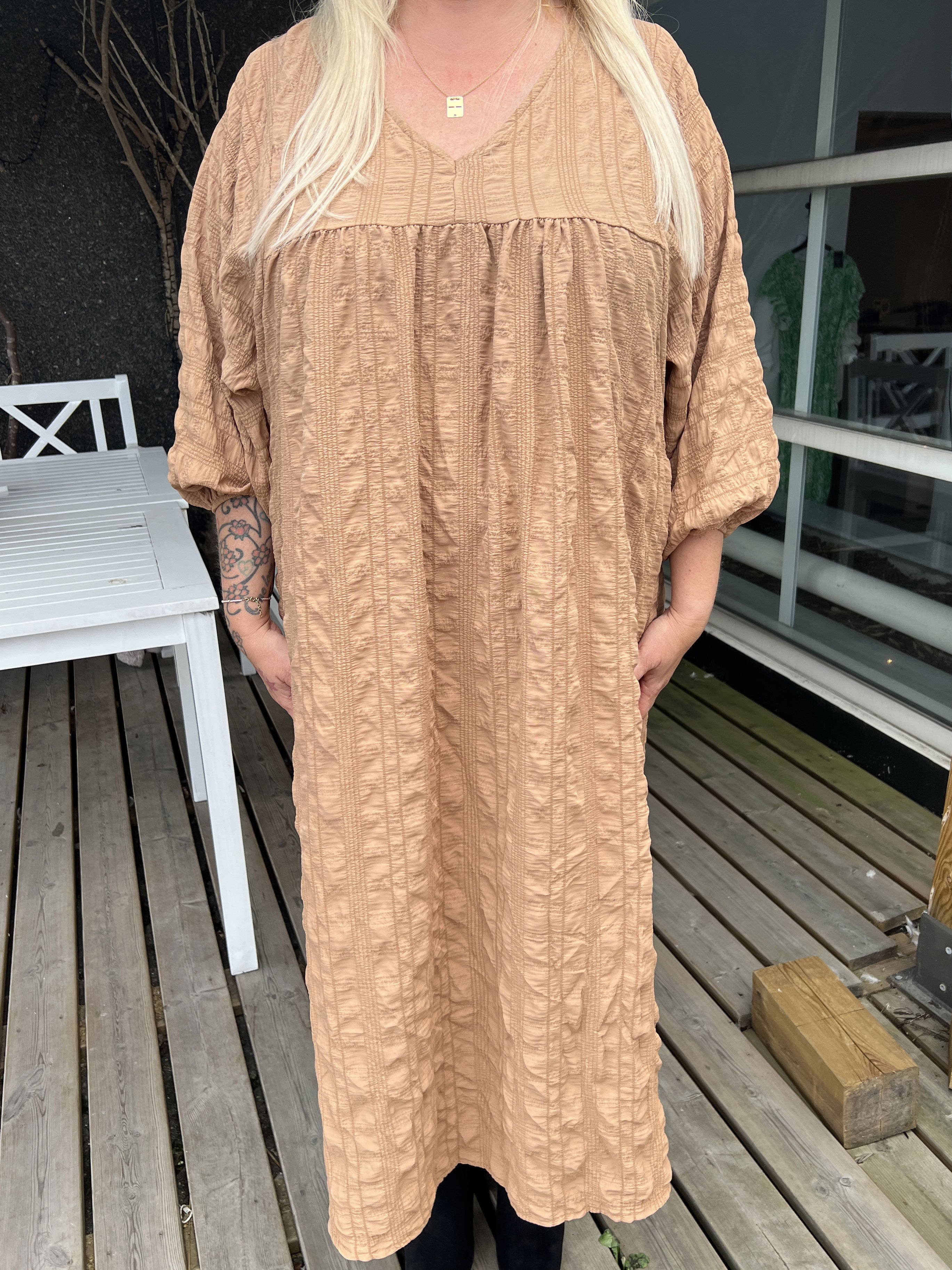 My - Söt plus size klänning i babydoll form - Army